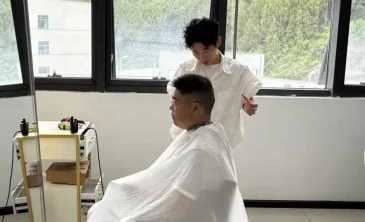 20260412055622-69db3406a107f.jpg 内蒙古科左中旗总工会:免费理发与云端寻岗服务惠及百余名职工