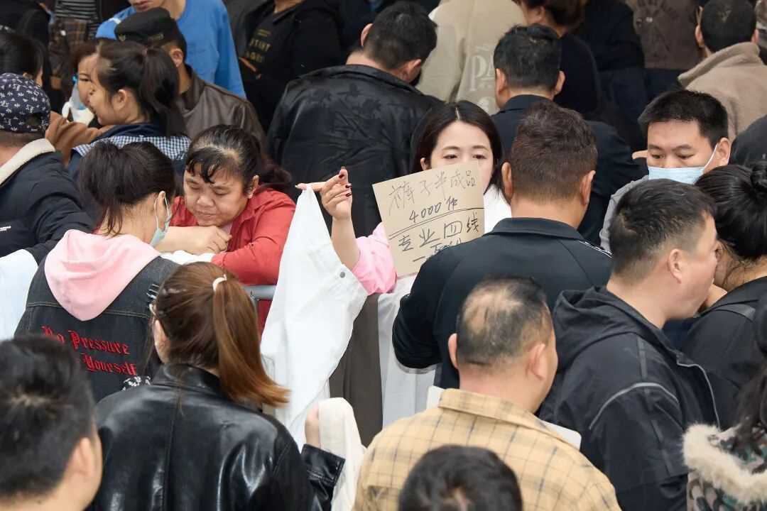 20260412061115-69db378300fb0.jpg 打工新鲜事儿|日薪五六百元还招不到人,广州制衣村何以创造“薪”高度?