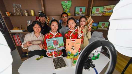 20260414095135-69de0e2781ad6.jpg “小贷款”撬动干事创业稳定就业“大民生”