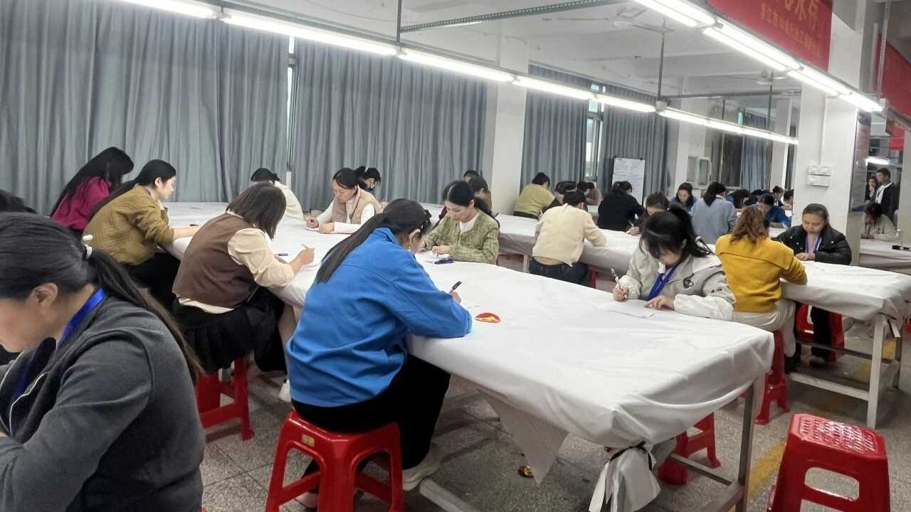 20260414095621-69de0f456e1c9.jpg 福建省泉州市制伞行业职工职业技能竞赛举行