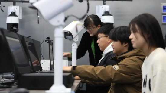 20260414095940-69de100c88eed.jpg 青海四位一体项目化培训照亮技能成才路