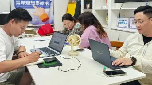 20260414100144-69de1088008ae.jpg 湖南岳阳“全程陪跑”托举创业梦