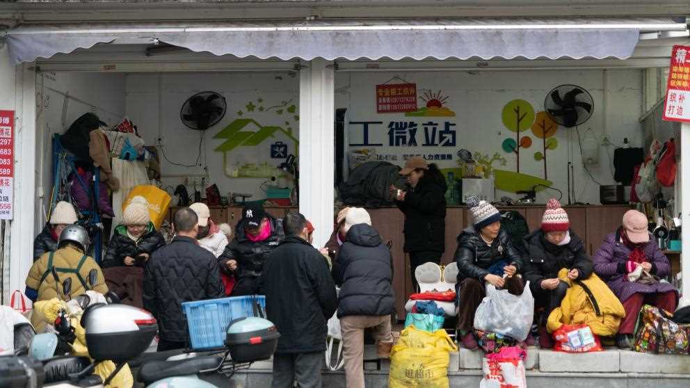 20260414100420-69de1124bedd8.jpg 新春走基层丨武汉“零工微站”:缝补时光,织就温暖