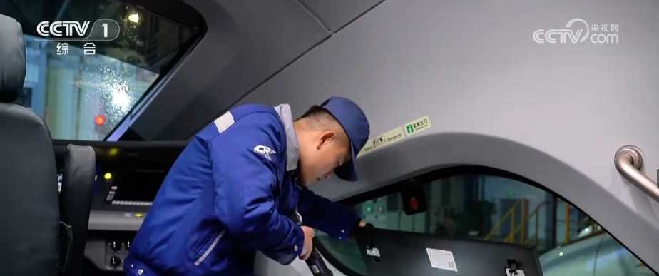 20260414100604-69de118cabb47.jpg 春节我在岗|各行业劳动者用奉献诠释责任 保障万家祥和安宁