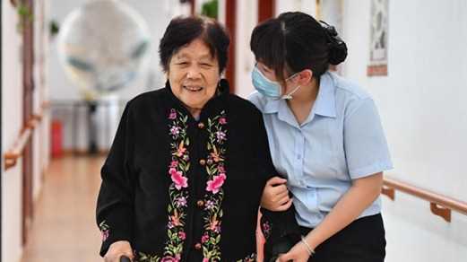 20260414100623-69de119f3b268.jpg 湖北咸阳:“咸宁护工”年输出万人 “金桂体系”打造养老护理专业化