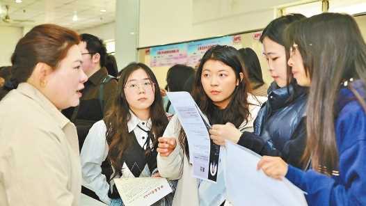 20260414100926-69de1256bf3a5.jpg 云南“春风行动”女性专场招聘启动