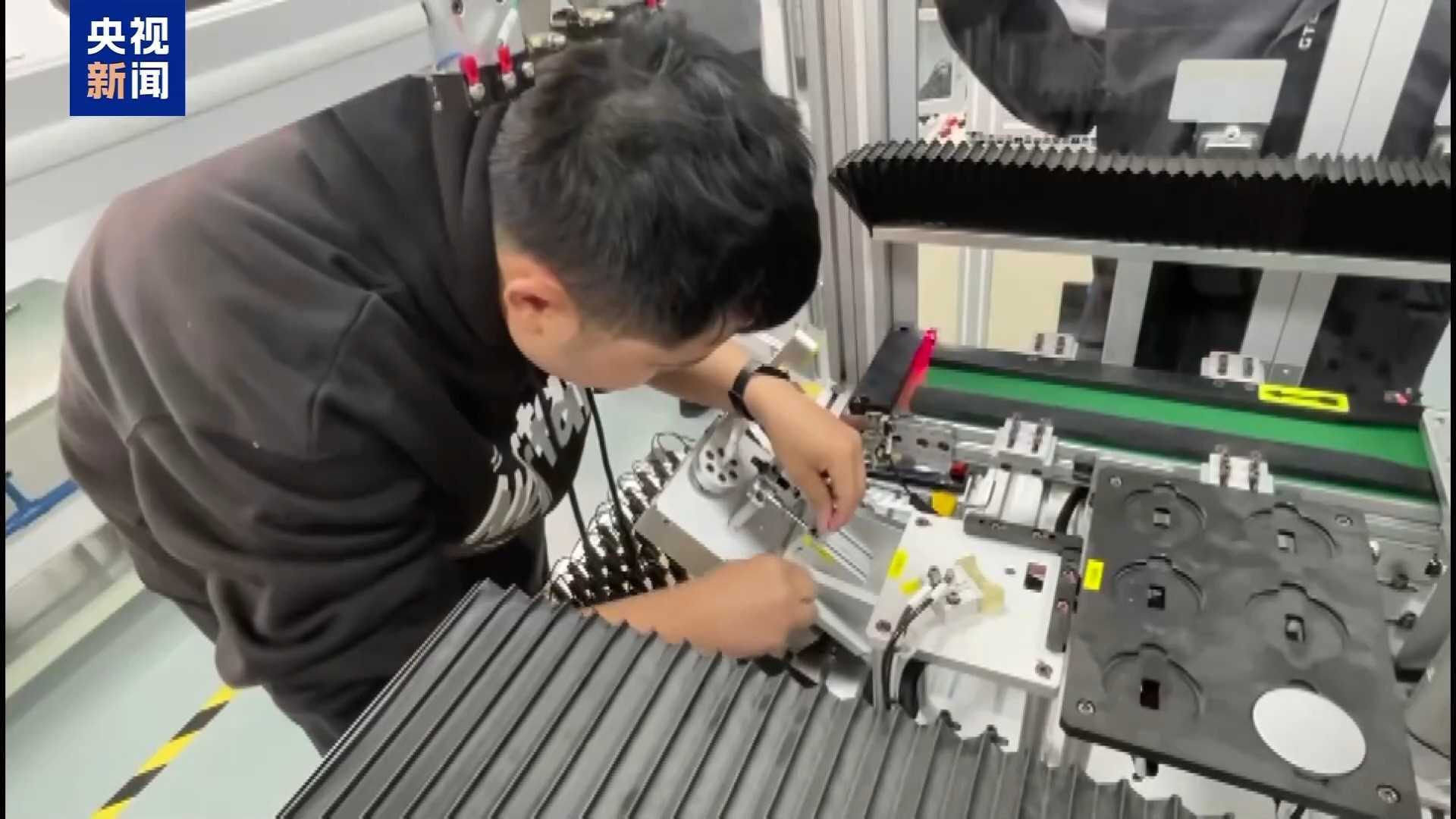 20260414101244-69de131c96182.jpg 奋进“十五五” 实干开新局|找工作、储人才……大湾区春招上演双向奔赴