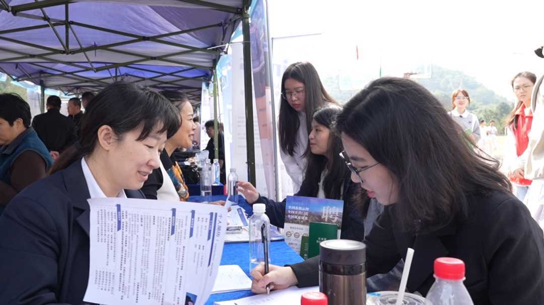 广东惠州举办“医路规划 职启未来”2026届毕业生供需见面会