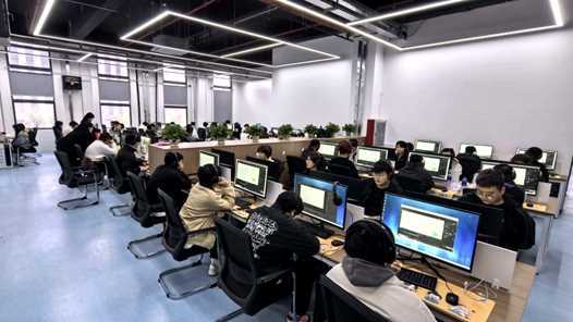 贵州“数字工位”让农民工稳得住干得好网赚项目-副业赚钱-互联网创业-资源整合青创网