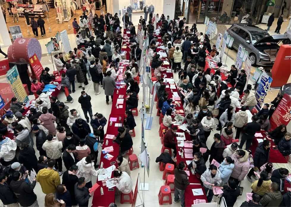 山东淄博：这场“三八”专场招聘会，让数千名女职工求职有路、维权有门