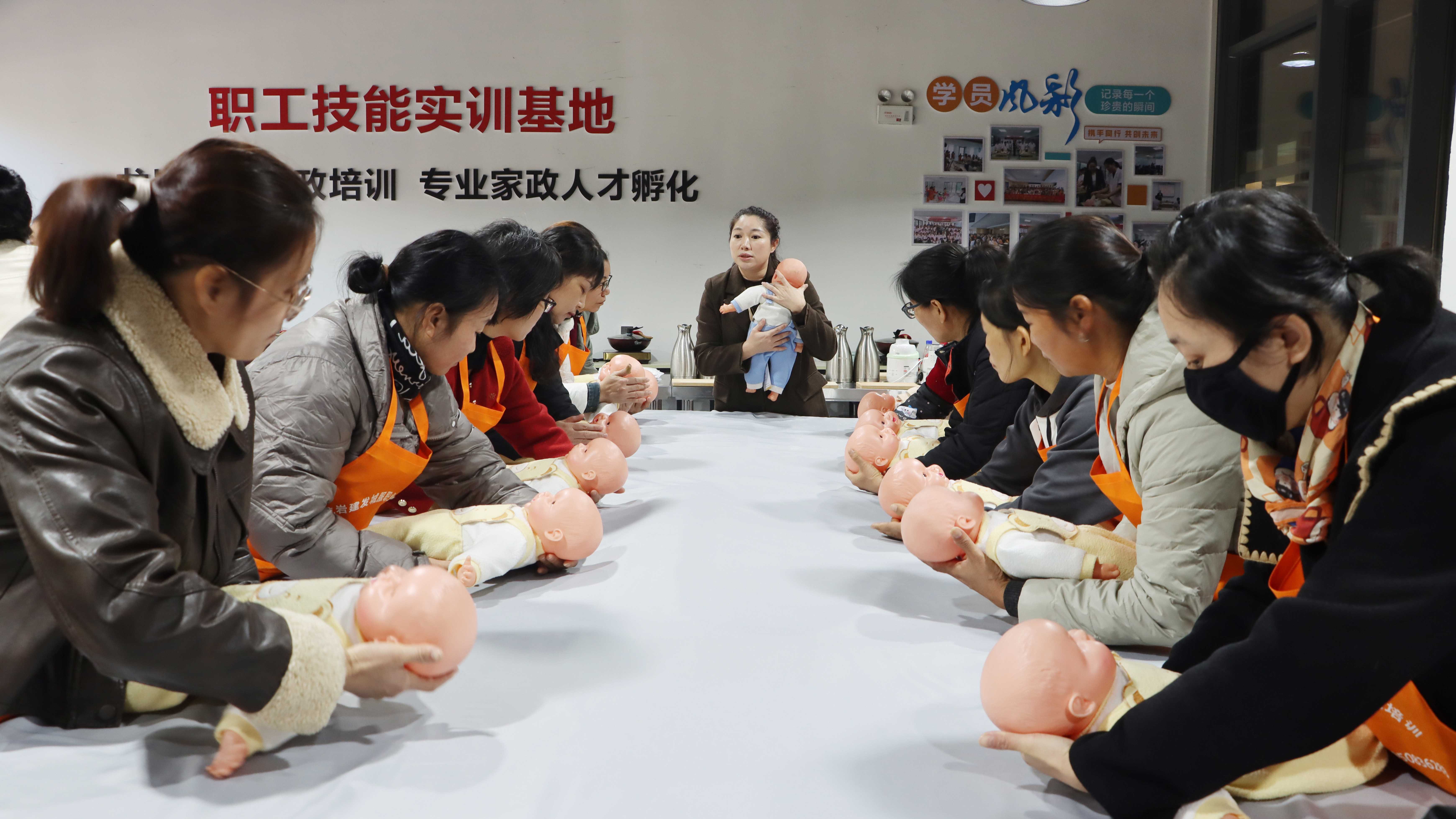 福建龙岩：启动“职”通车项目 服务转岗待岗职工