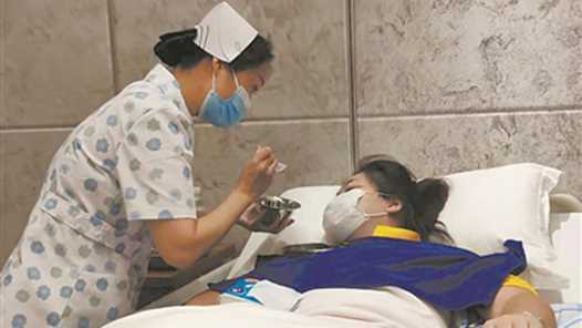 陪拍、陪爬、陪诊……“陪伴职业”如何实现规范化发展？网赚项目-副业赚钱-互联网创业-资源整合青创网