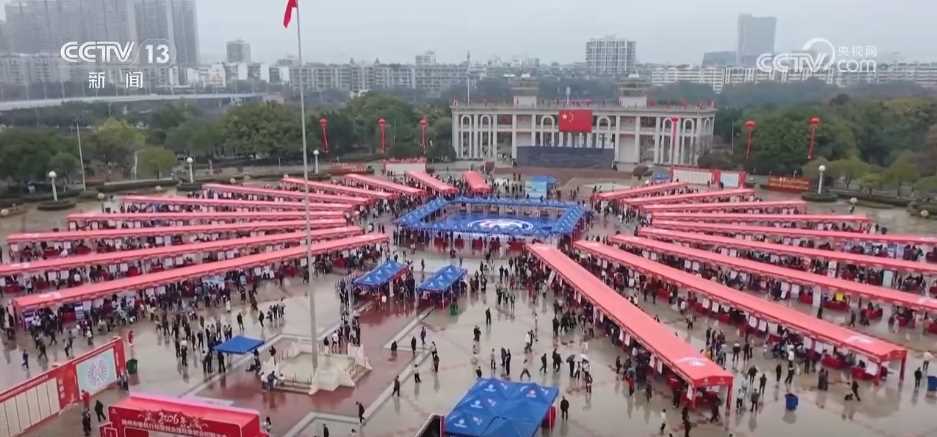 各地迎来复工返岗高峰 “春风”拉满节后复工复产的“进度条”