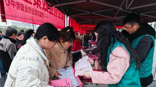 江西省万载县总工会“工会帮就业”专场招聘会举办网赚项目-副业赚钱-互联网创业-资源整合青创网