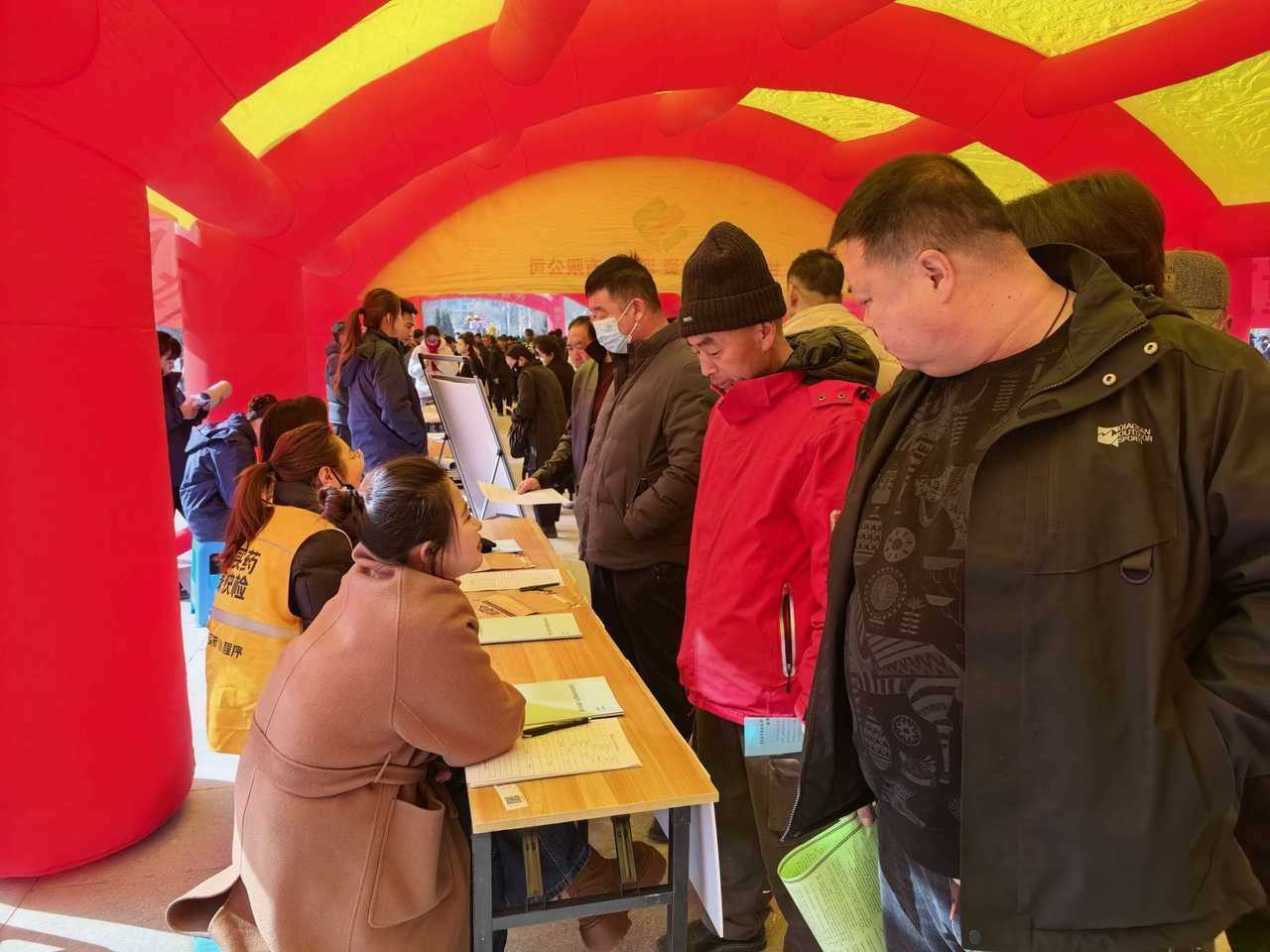 甘肃：“春送岗位”暖陇原 工会护航稳就业